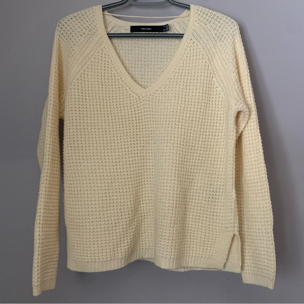 Vero Moda Cream Waffle Knit V-Neck Sweater Size Small